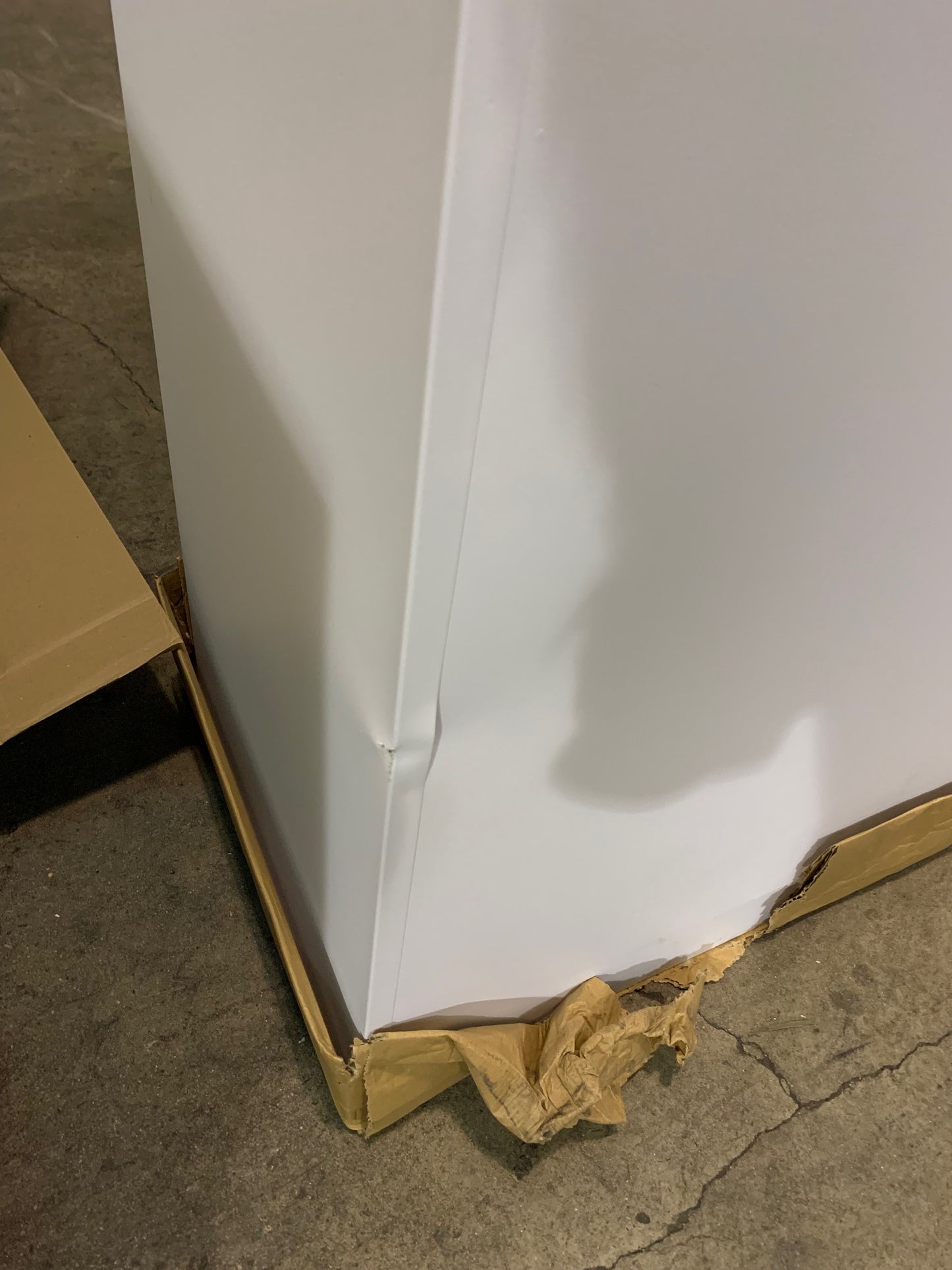 White Talos 1000mm Double Door Cupboard