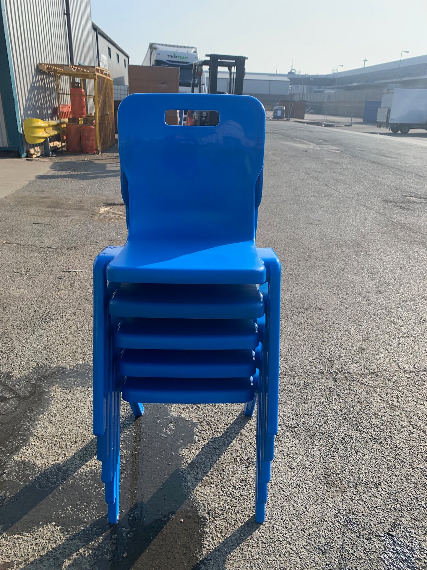 Slightly Imperfect Titan One Piece Chair - Size 6 x 5