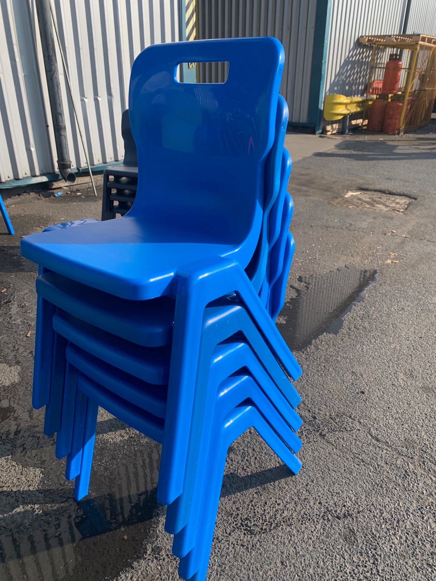 Slightly Imperfect Titan One Piece Chair - Size 6 x 5