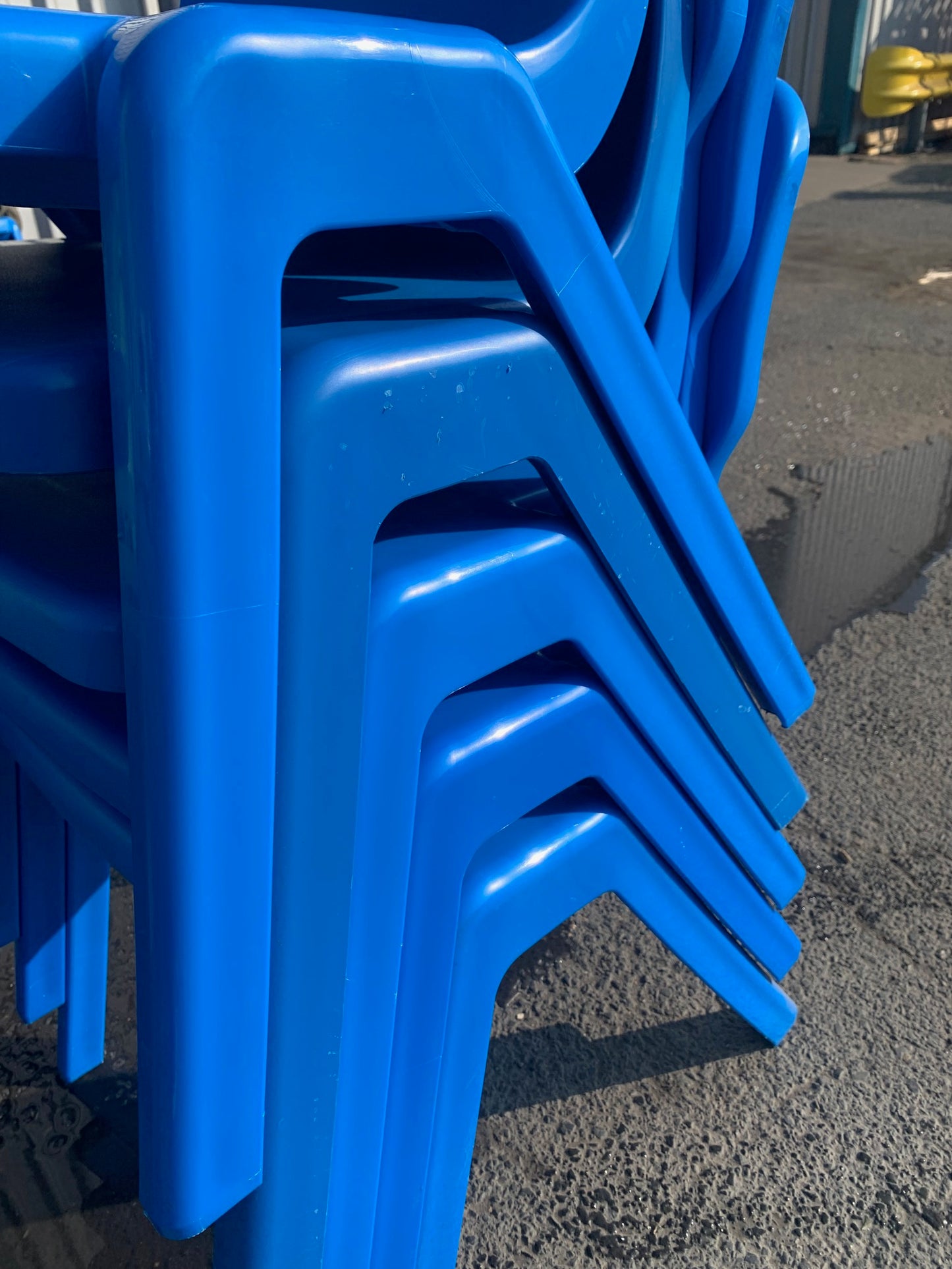Slightly Imperfect Titan One Piece Chair - Size 6 x 5
