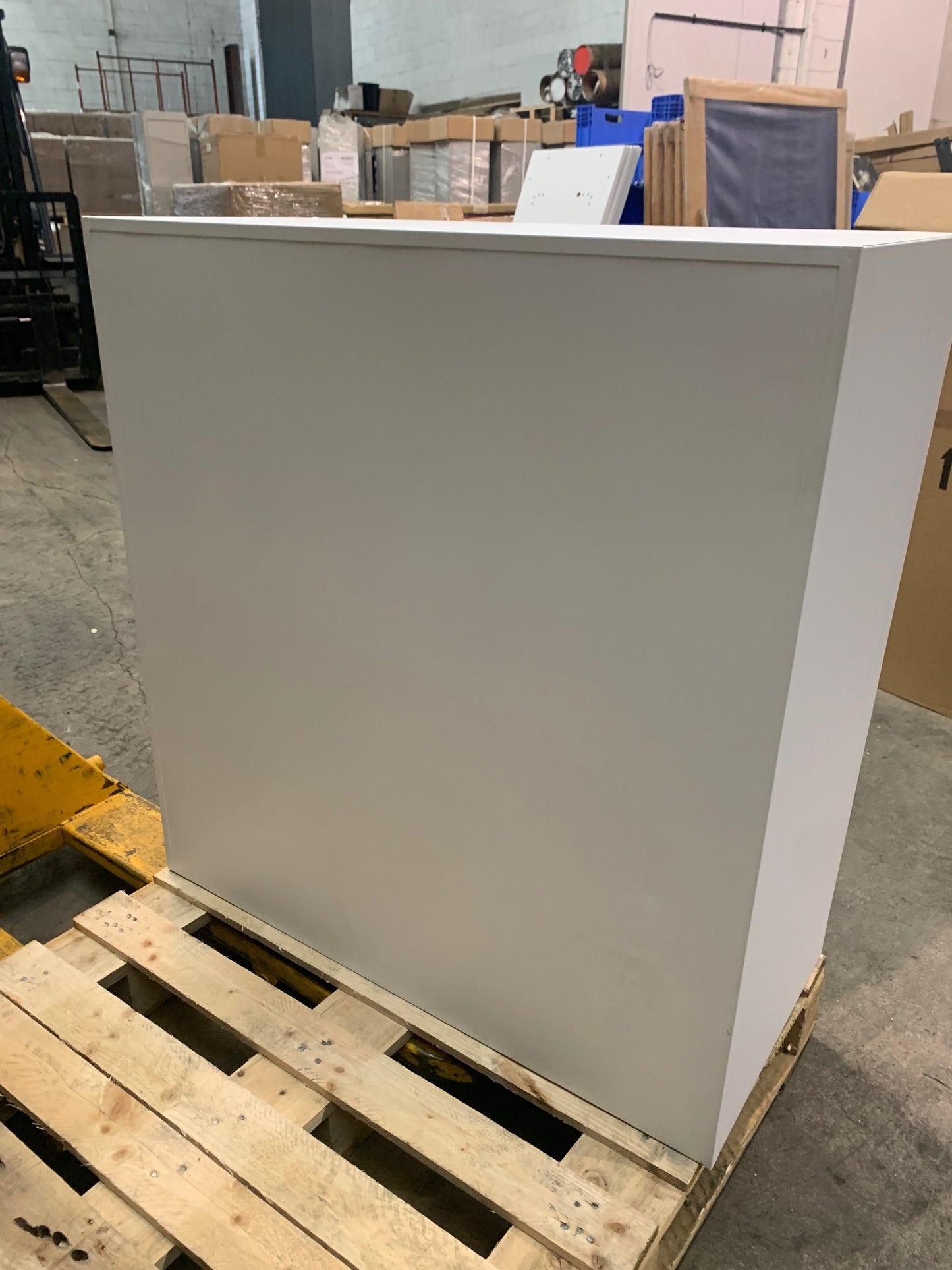 White 1050mm Tambour